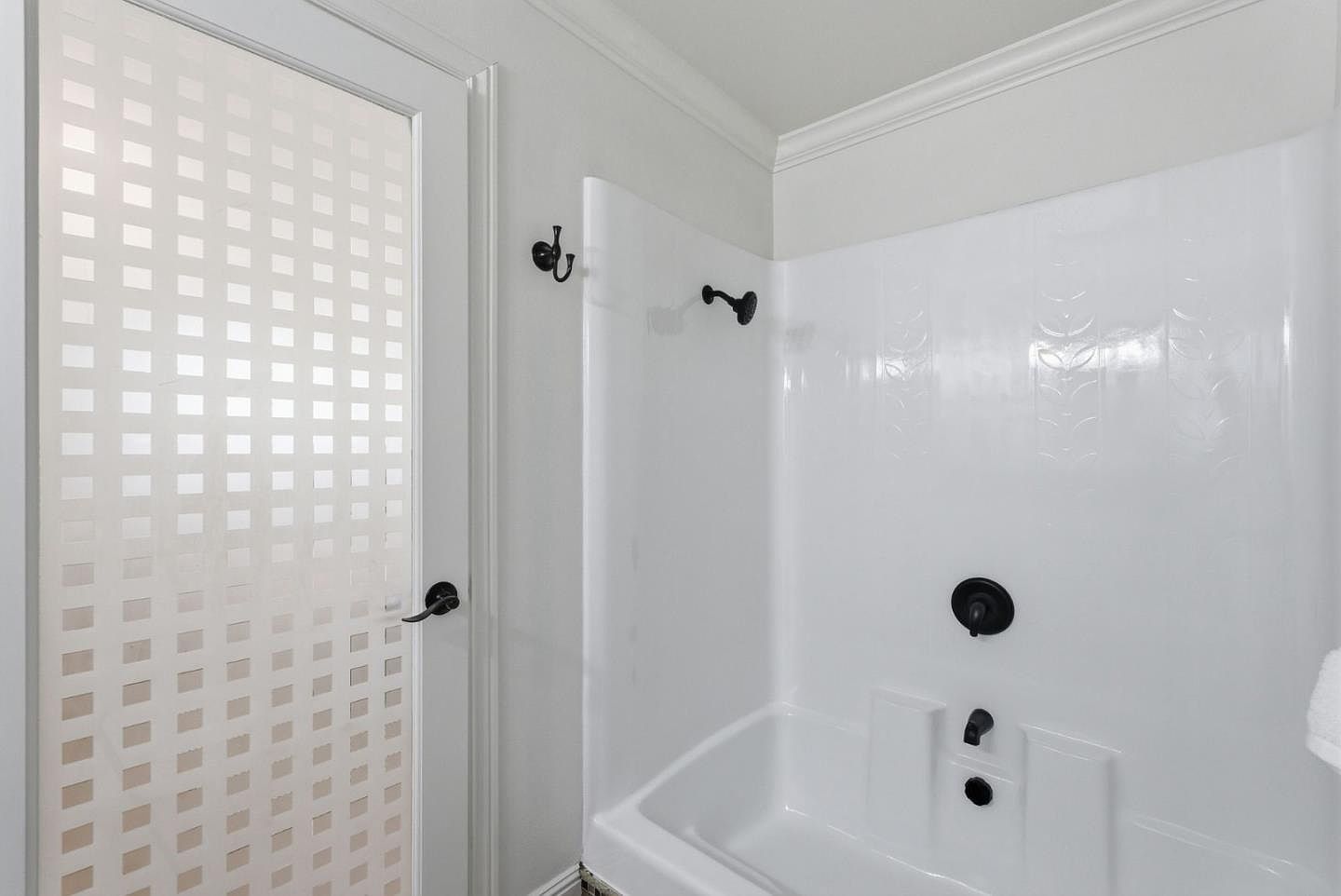 7516 Shady Hollow Dr photo 2