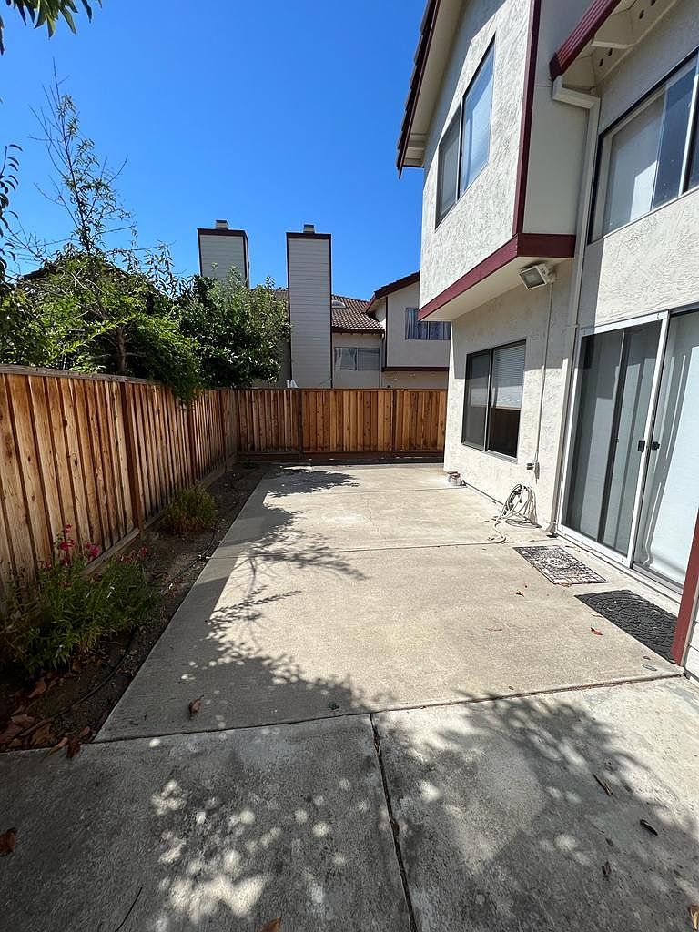 3BR/3BA Single Family House on Saint Edwards St · Newark photo 4