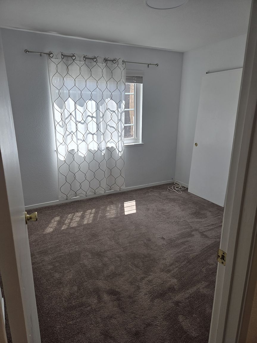 2375 2nd St photo 3