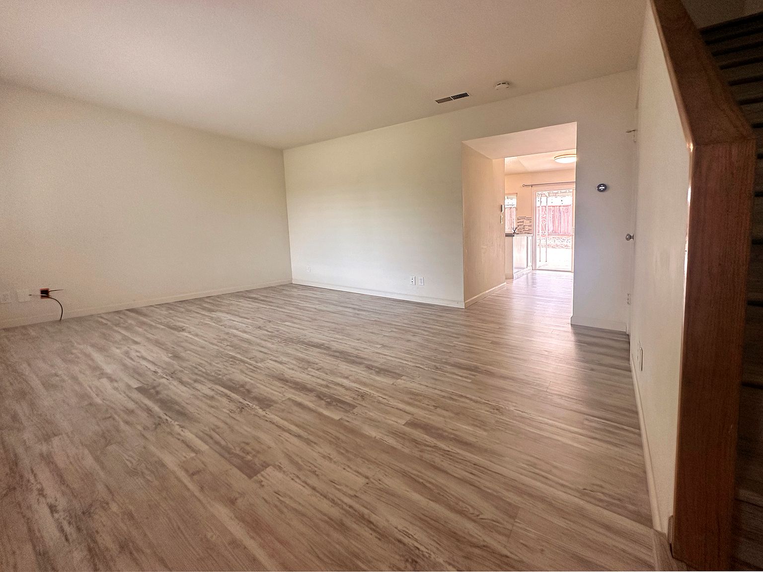1861 De Vaca Way photo 3