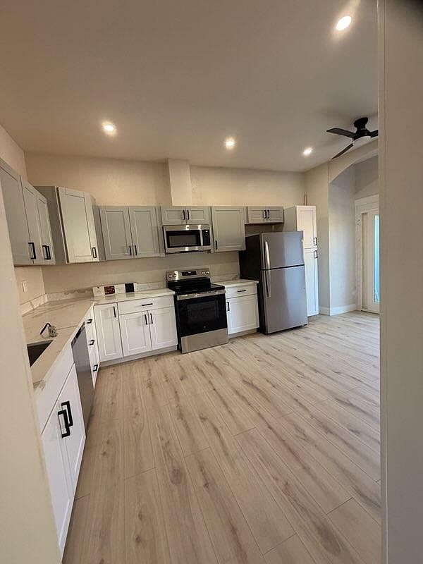 1620 Linden St photo 4