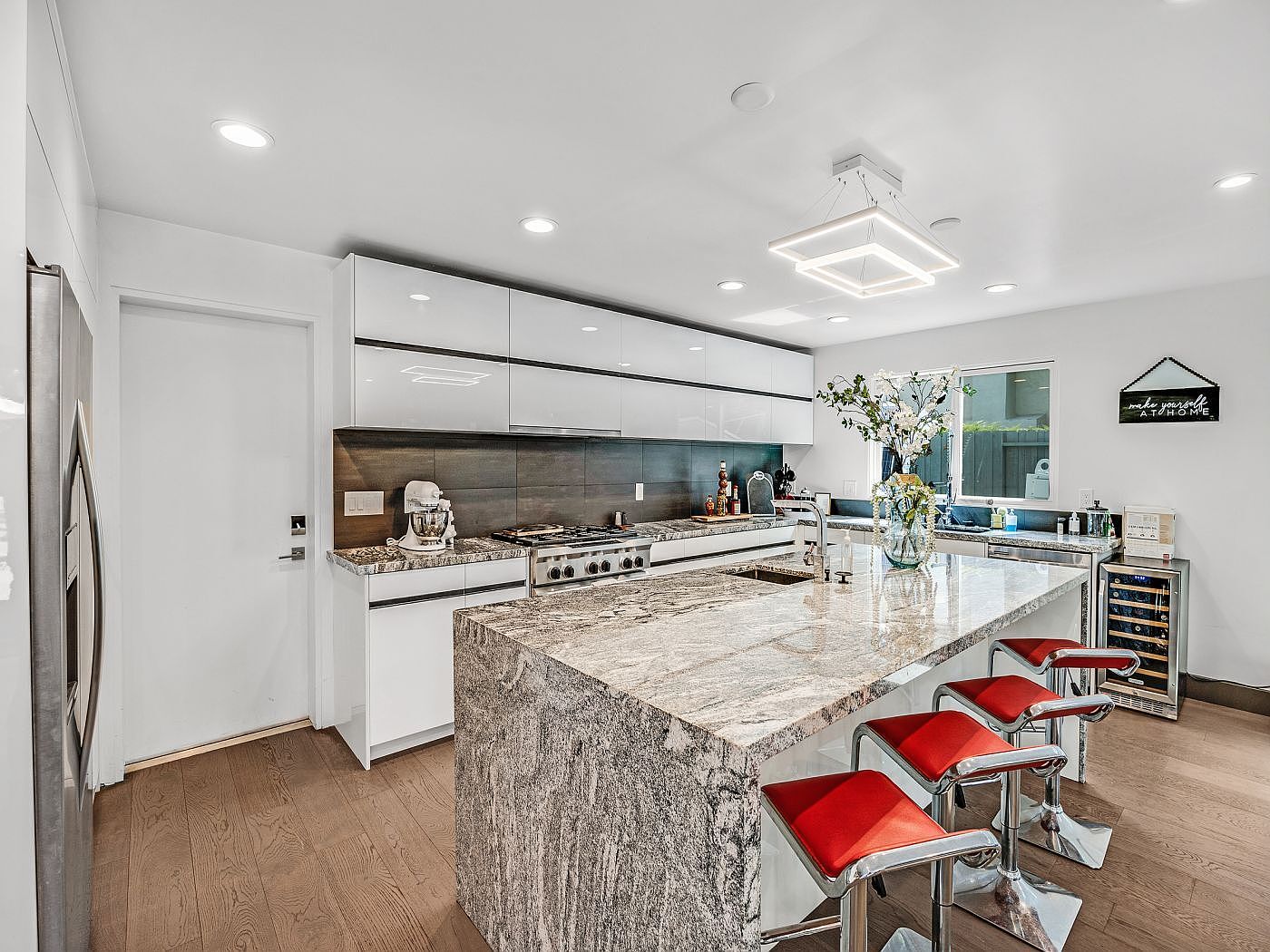 765 Orion Way photo 3
