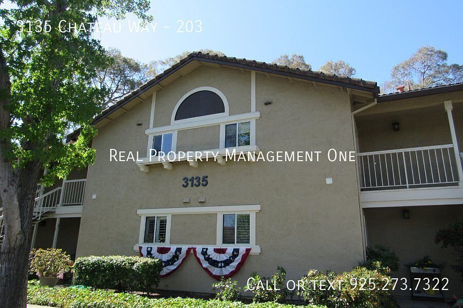 3135 Chateau Way photo 2