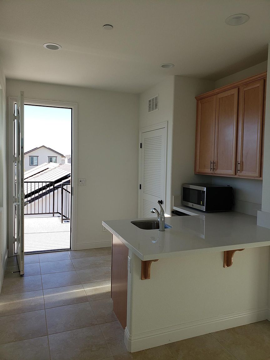 1469 Terra Verde St Tracy, CA 95391 photo 3
