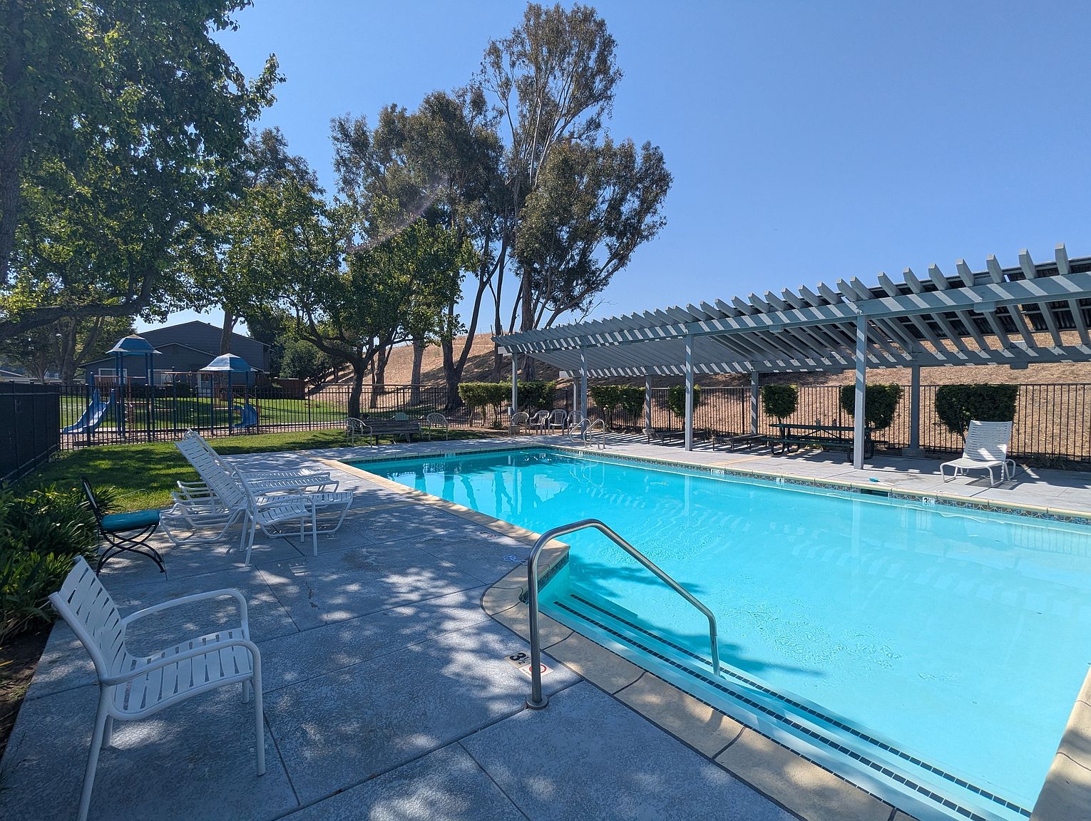 1297 Spring Valley Cmn photo 3