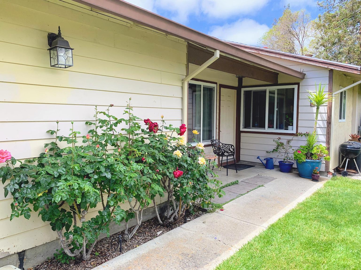 5490 Scenic Ave photo 3