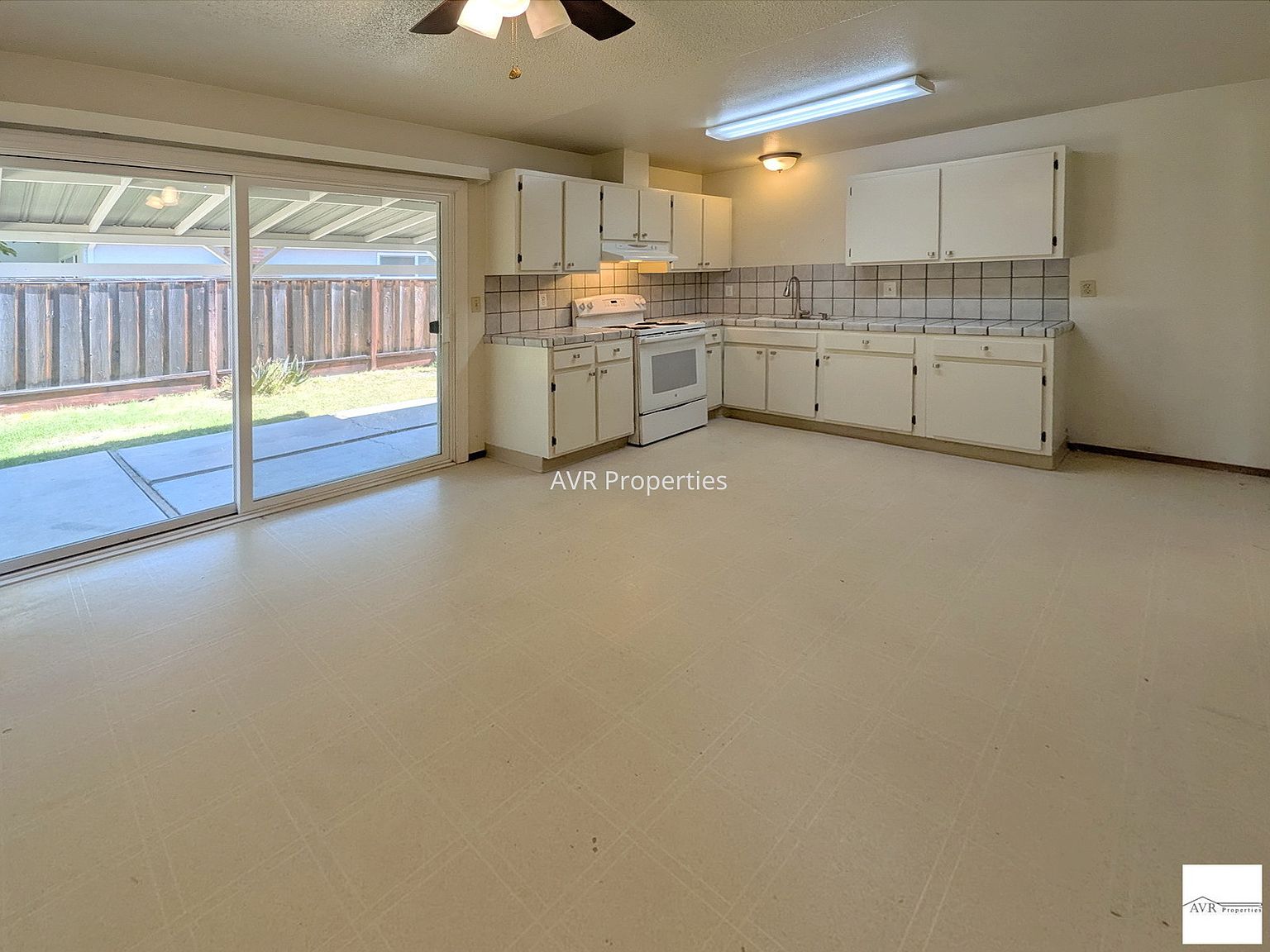 5864 Crestmont Ave photo 3
