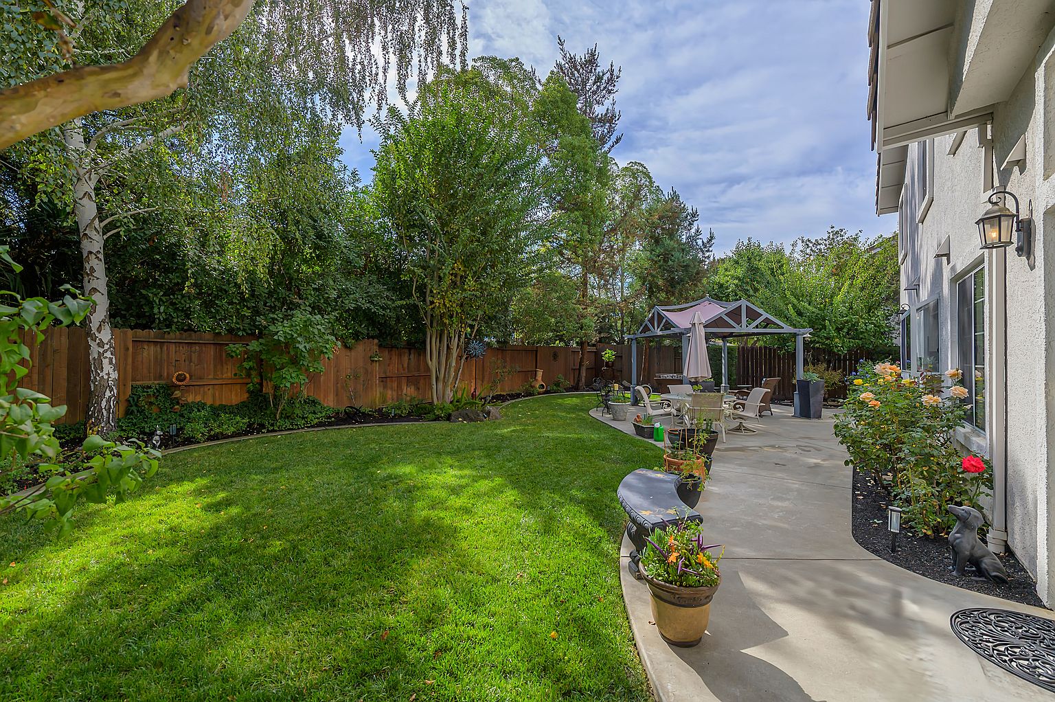 5487 Wildflower Dr photo 3