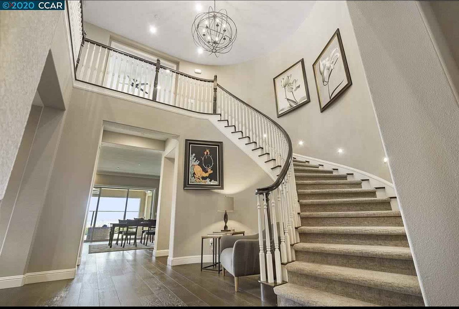 2049 Elderberry Dr photo 4