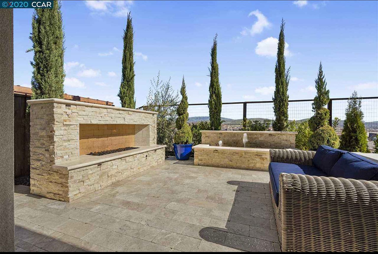 2049 Elderberry Dr photo 2