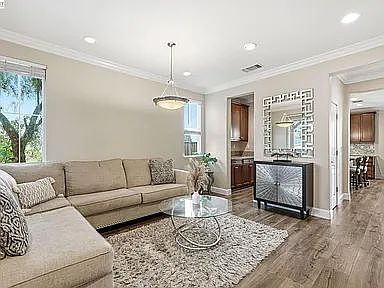 98 Driftwood Cir photo 3