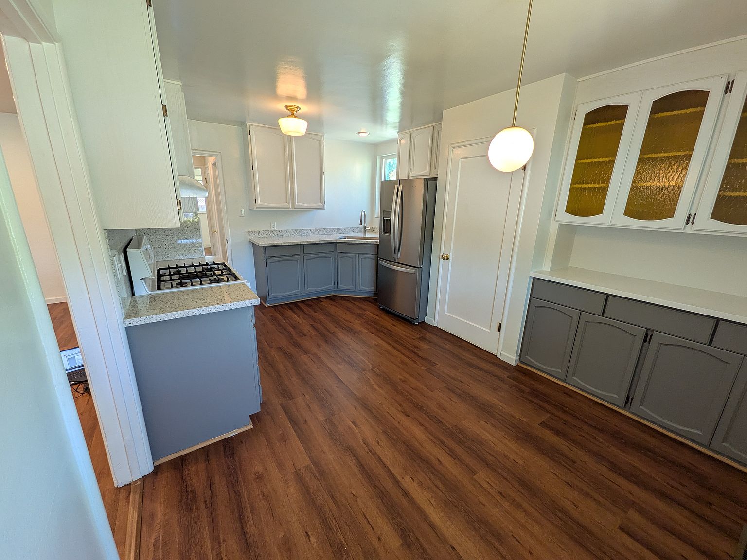 550 Harmony Dr photo 5