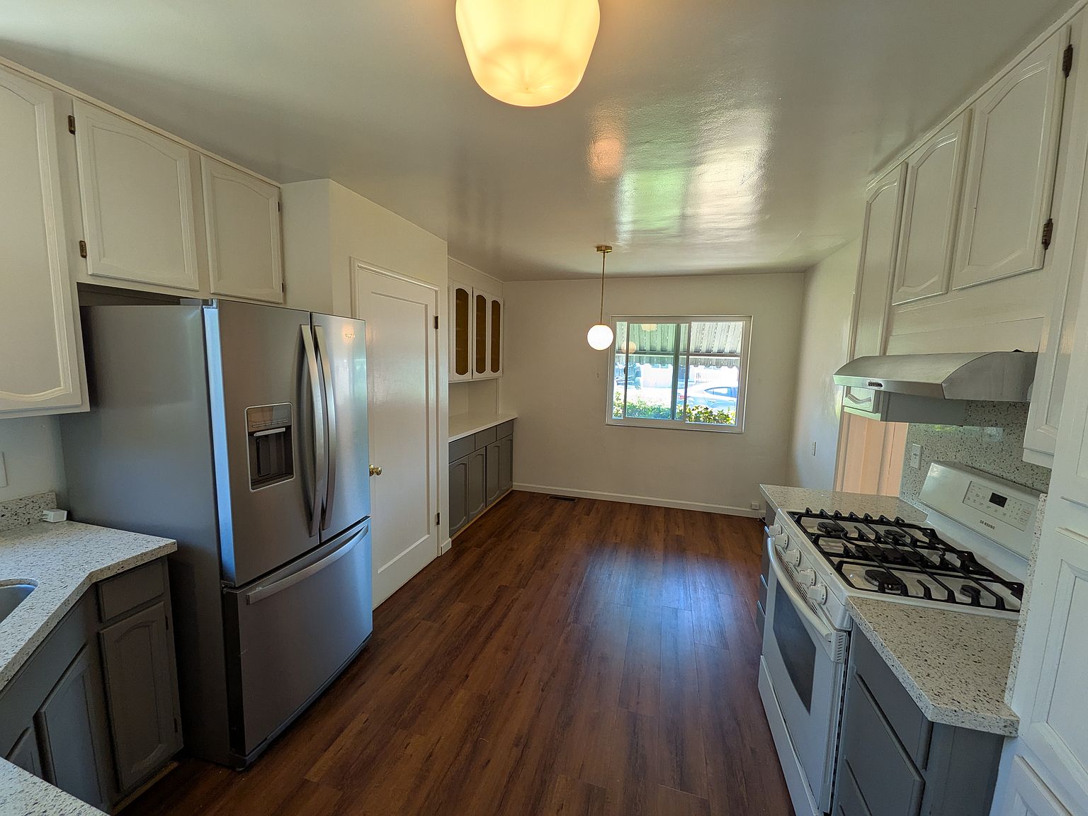 550 Harmony Dr photo 4