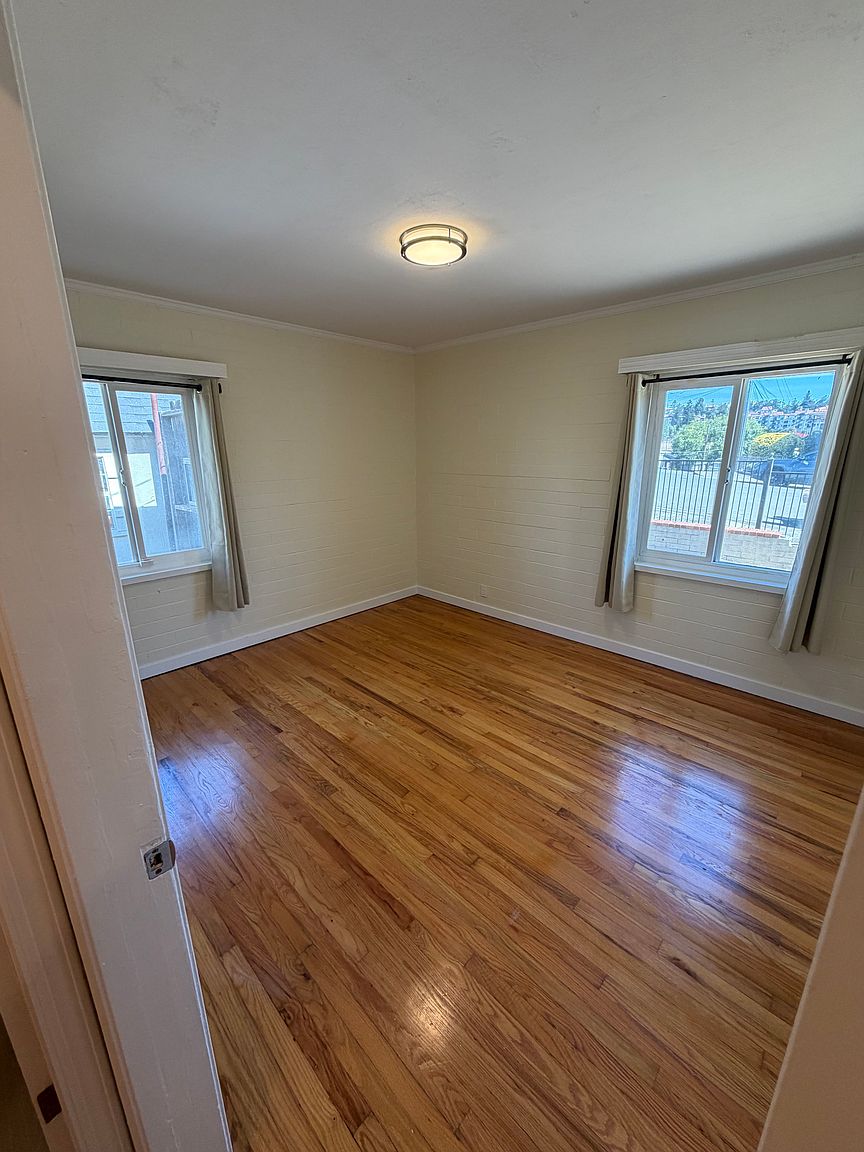 21305 Ocean View Dr photo 2