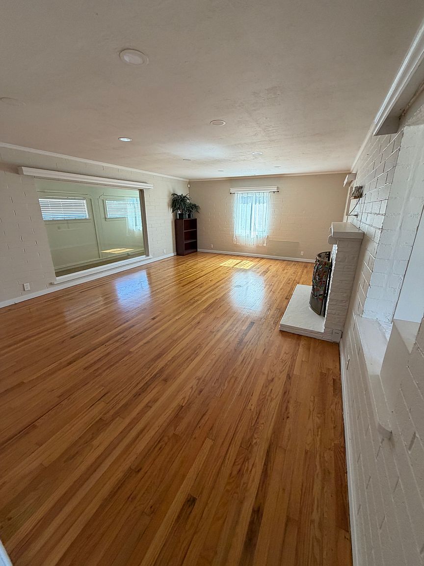 21305 Ocean View Dr photo 3