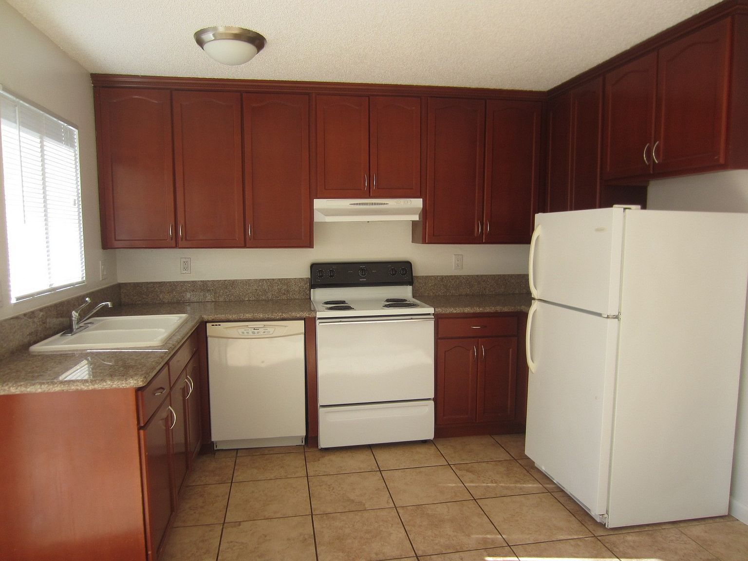 23215 Lori Way photo 3
