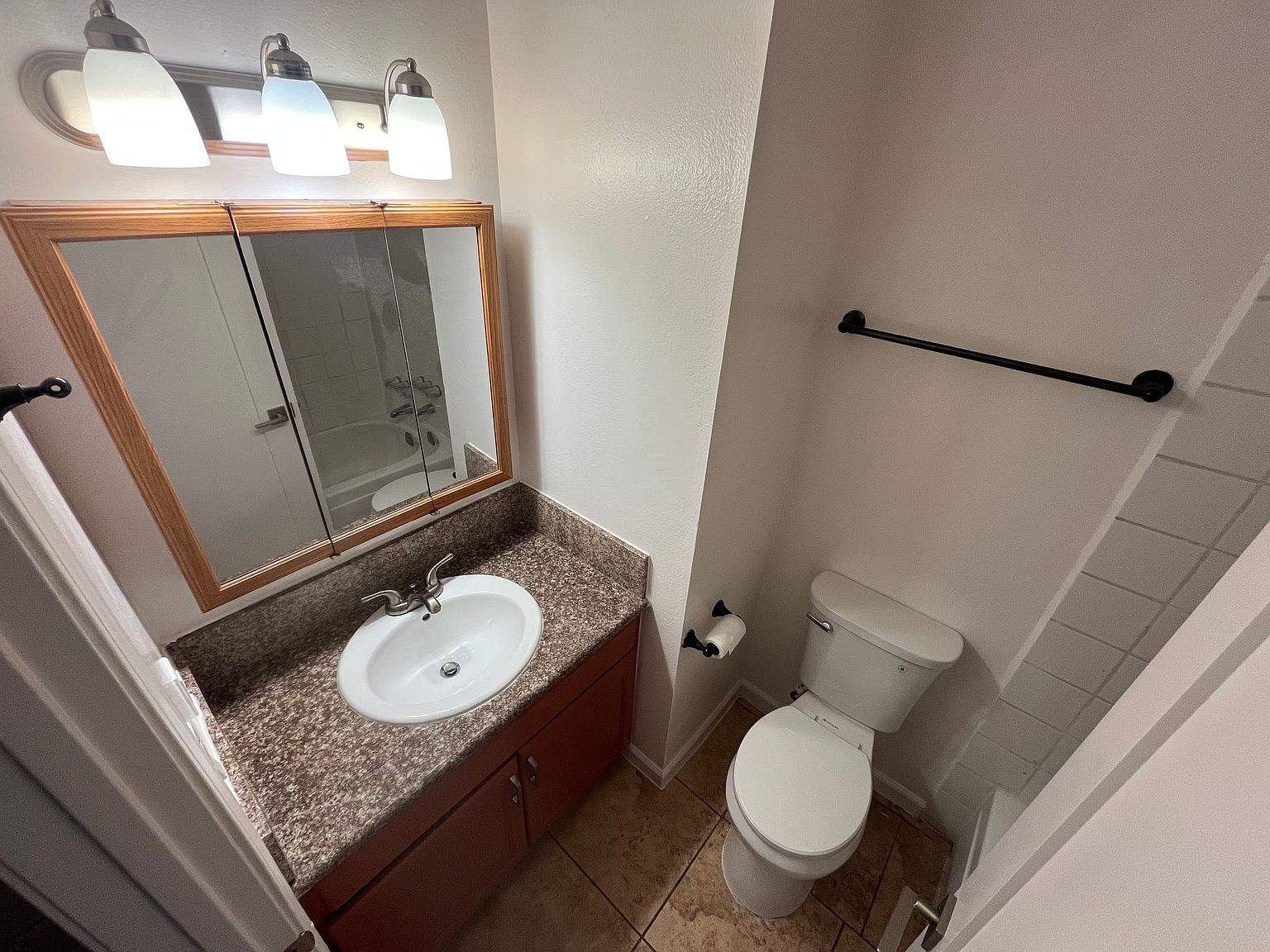 23215 Lori Way photo 4