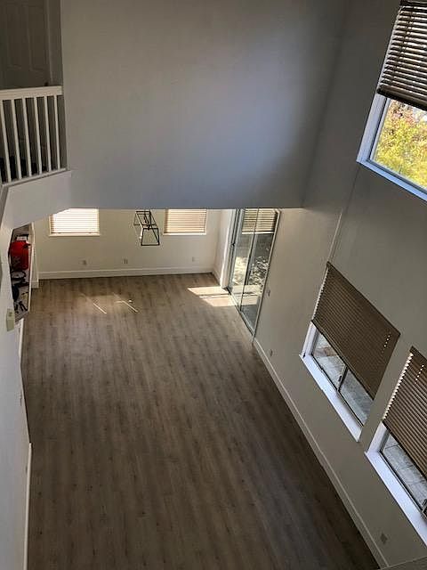 25561 Brookshire Dr photo 3