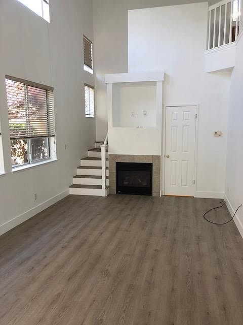 25561 Brookshire Dr photo 5