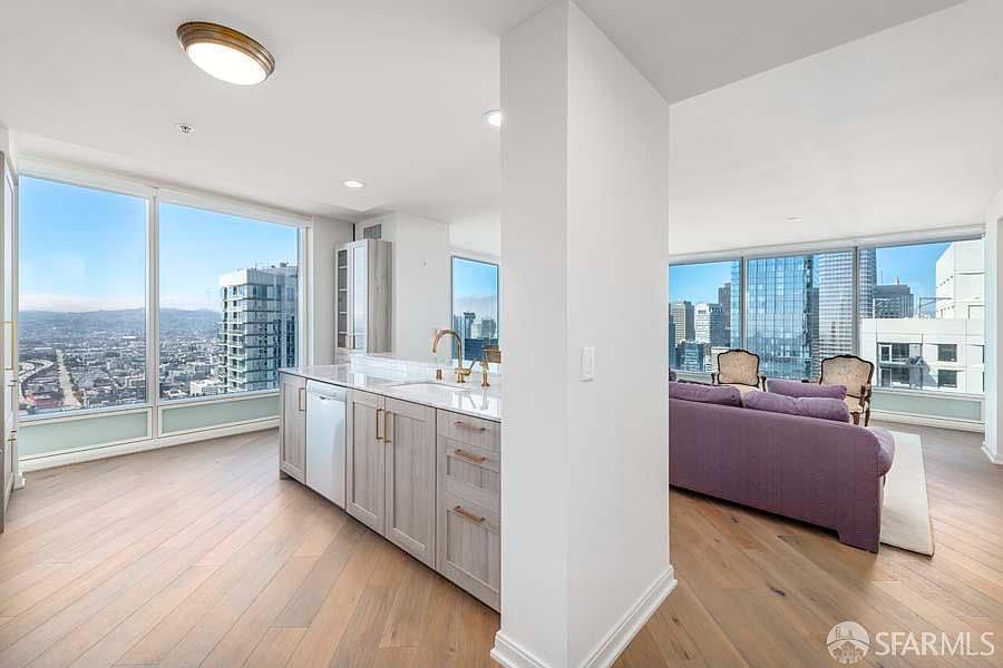401 Harrison St photo 2