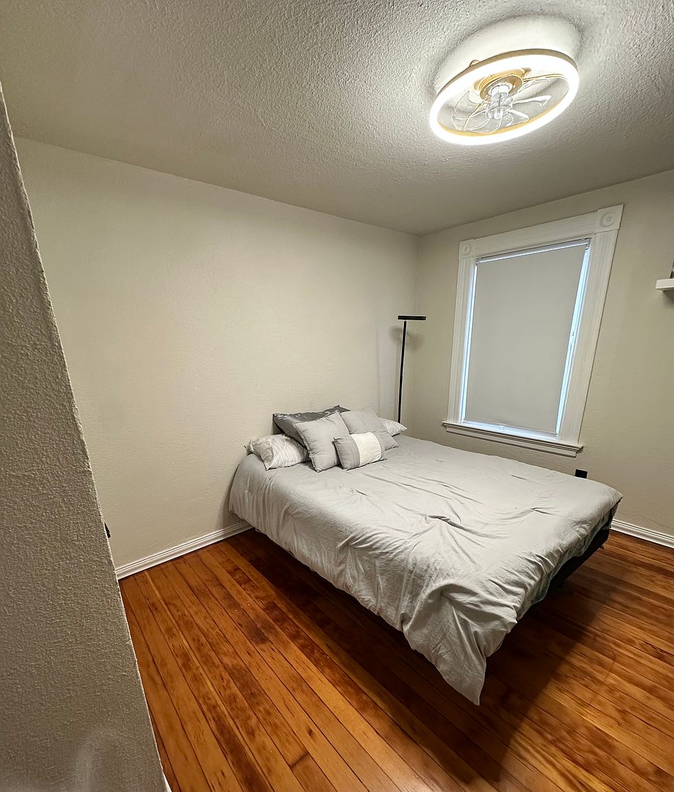 428 C St photo 2