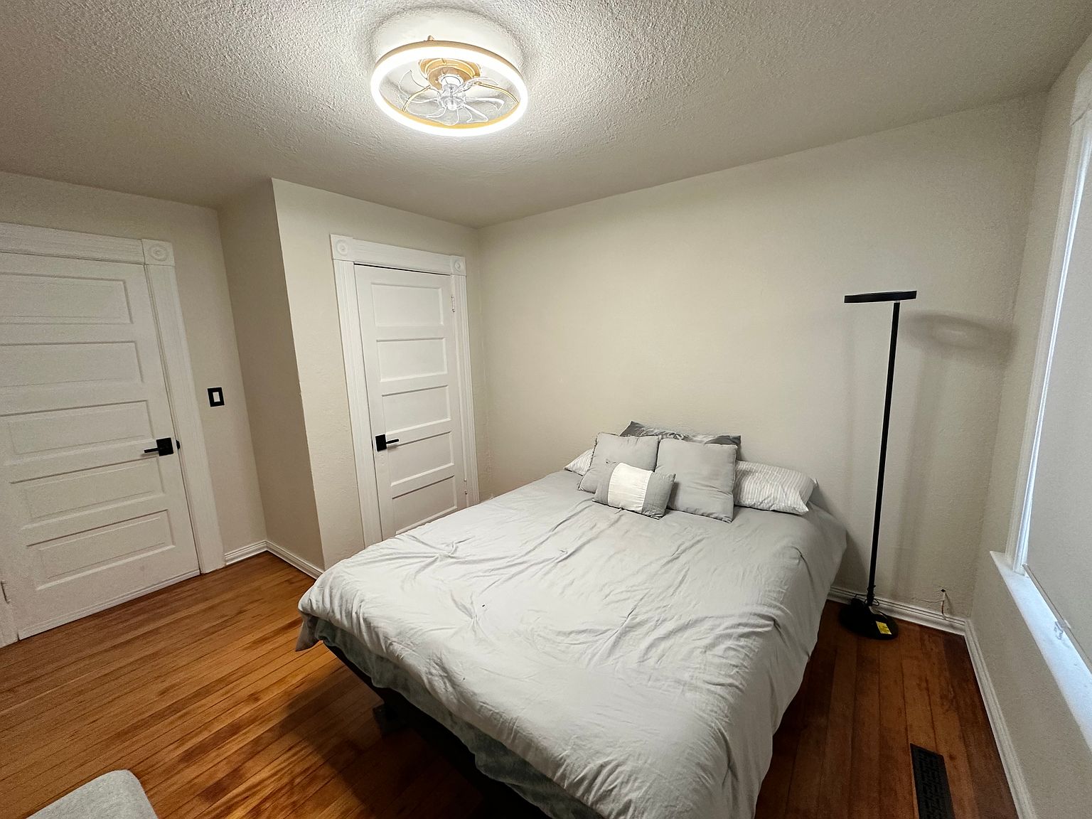 428 C St photo 3