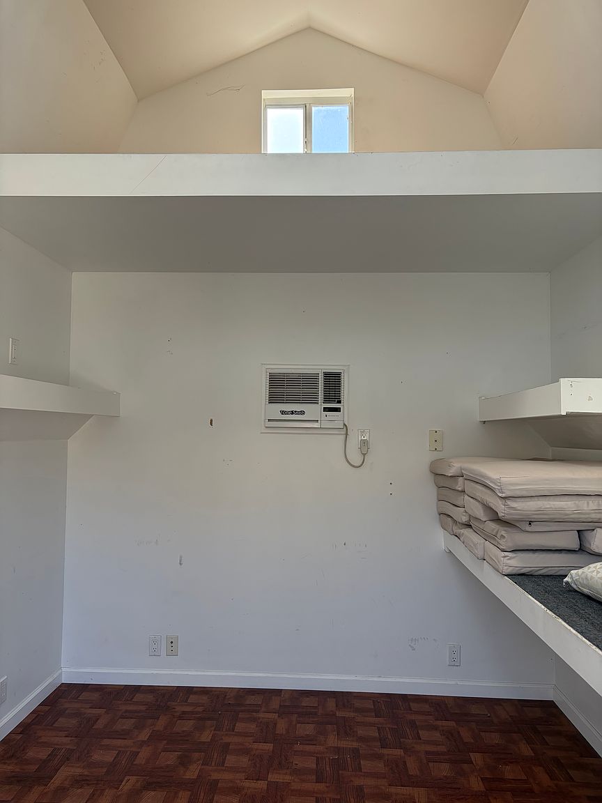 912 Chenault Way photo 5