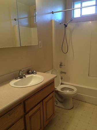 910 Marin Ave photo 3