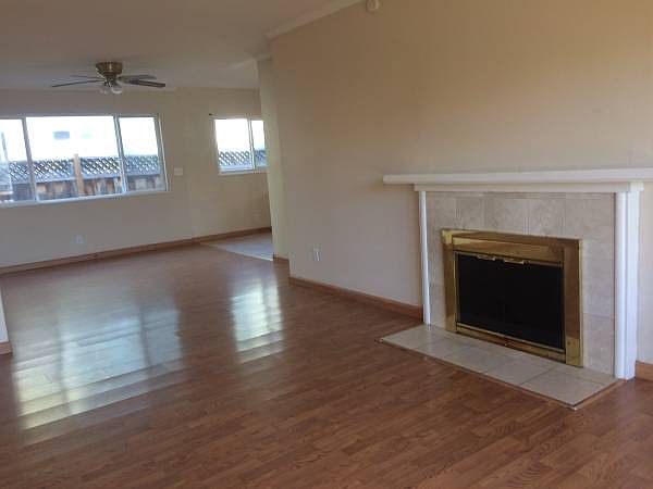 910 Marin Ave photo 2