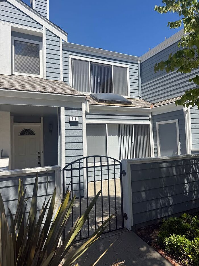 25505 Compton Ct photo 2