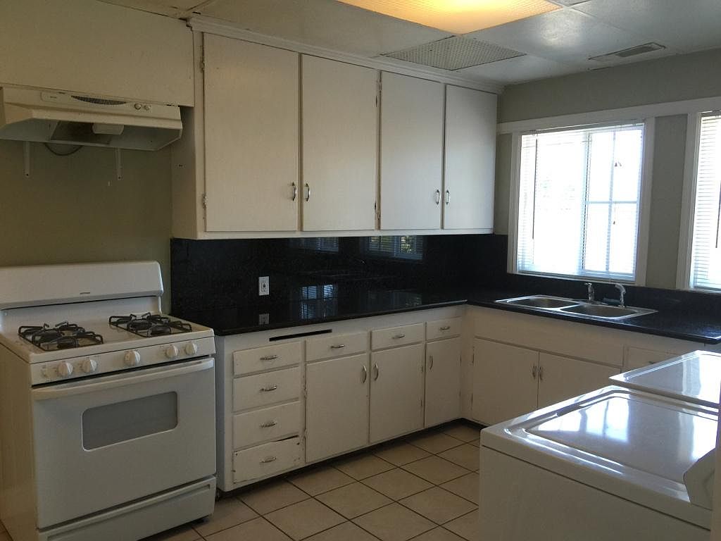 1450 Highland Blvd photo 5