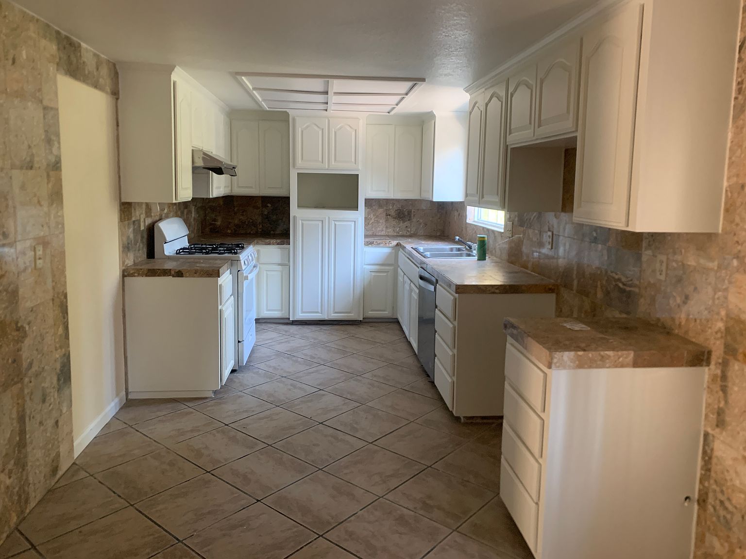25181 Campus Dr photo 3