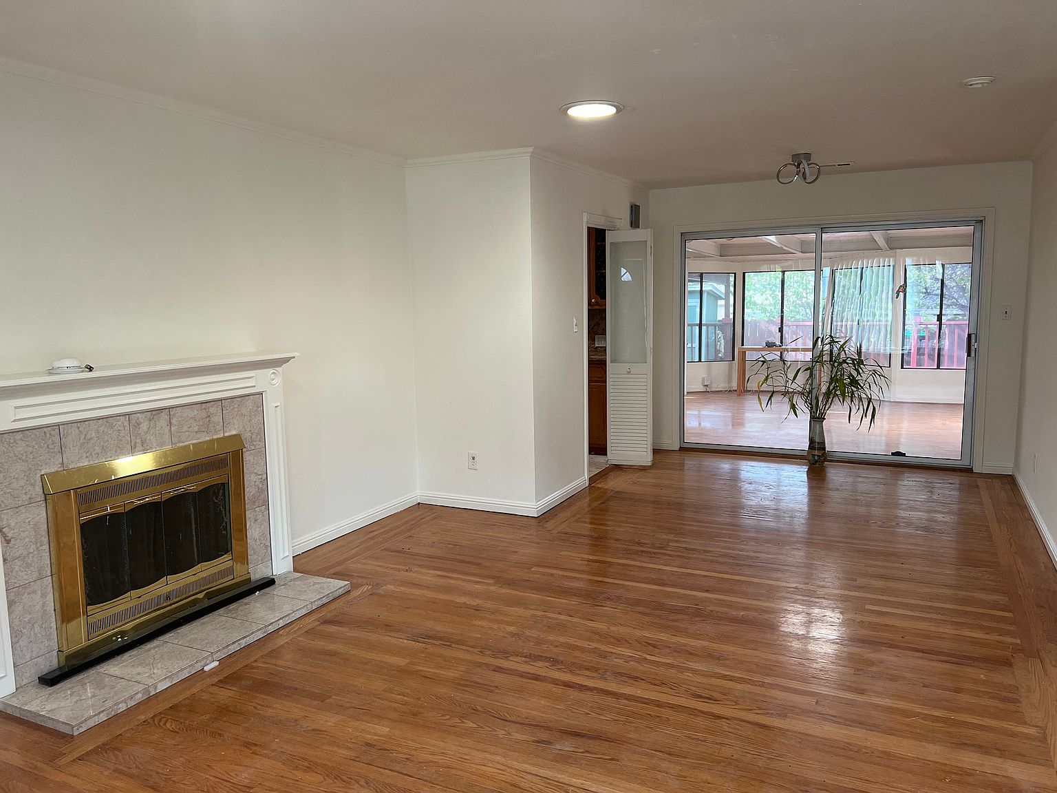 25841 Bryn Mawr Ave photo 3
