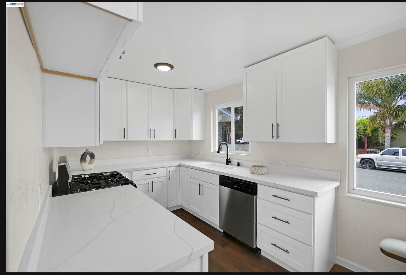 7 Newhall St photo 4