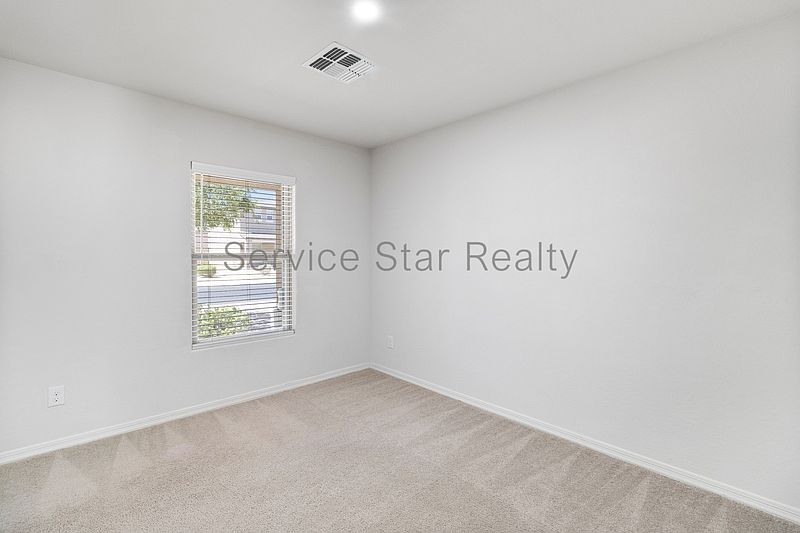 214 W Watson Ct photo 5