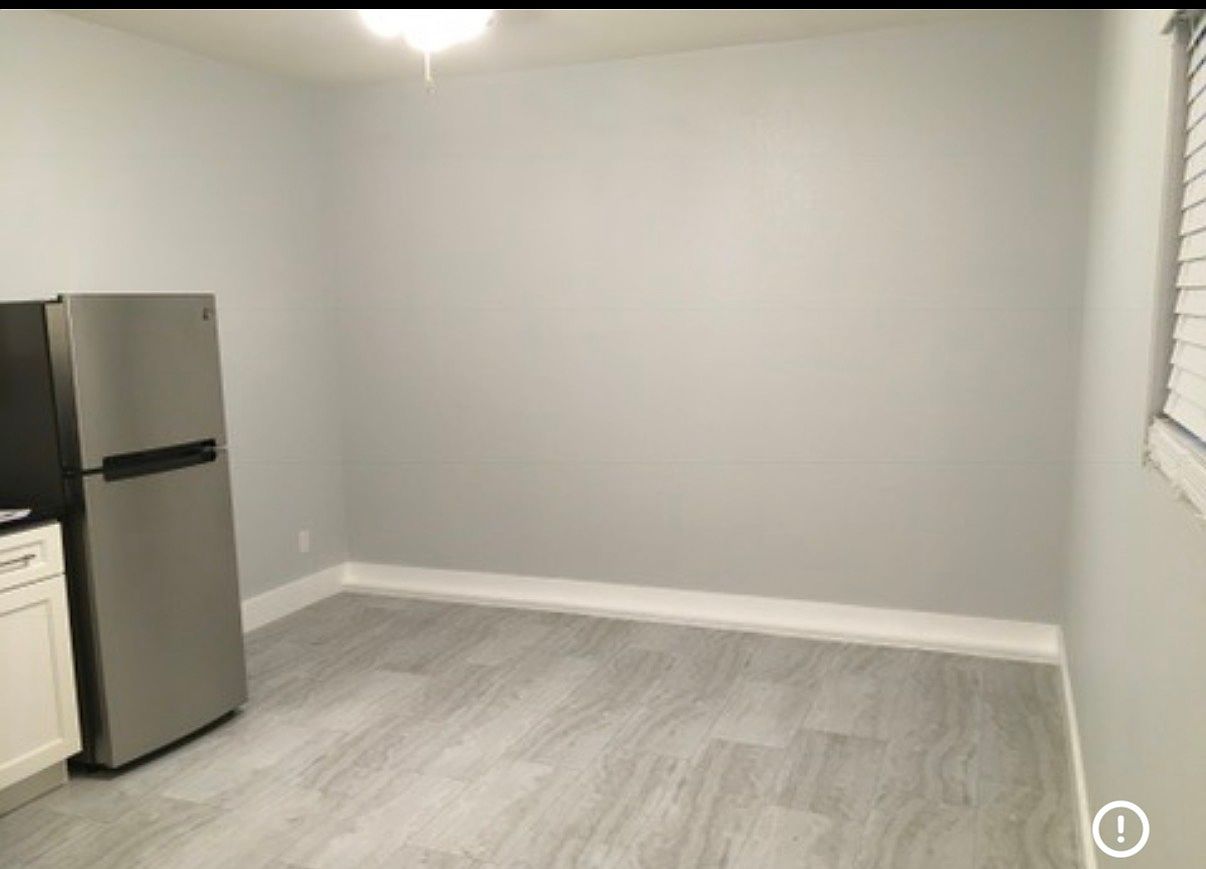 28055 Harvey Ave photo 2