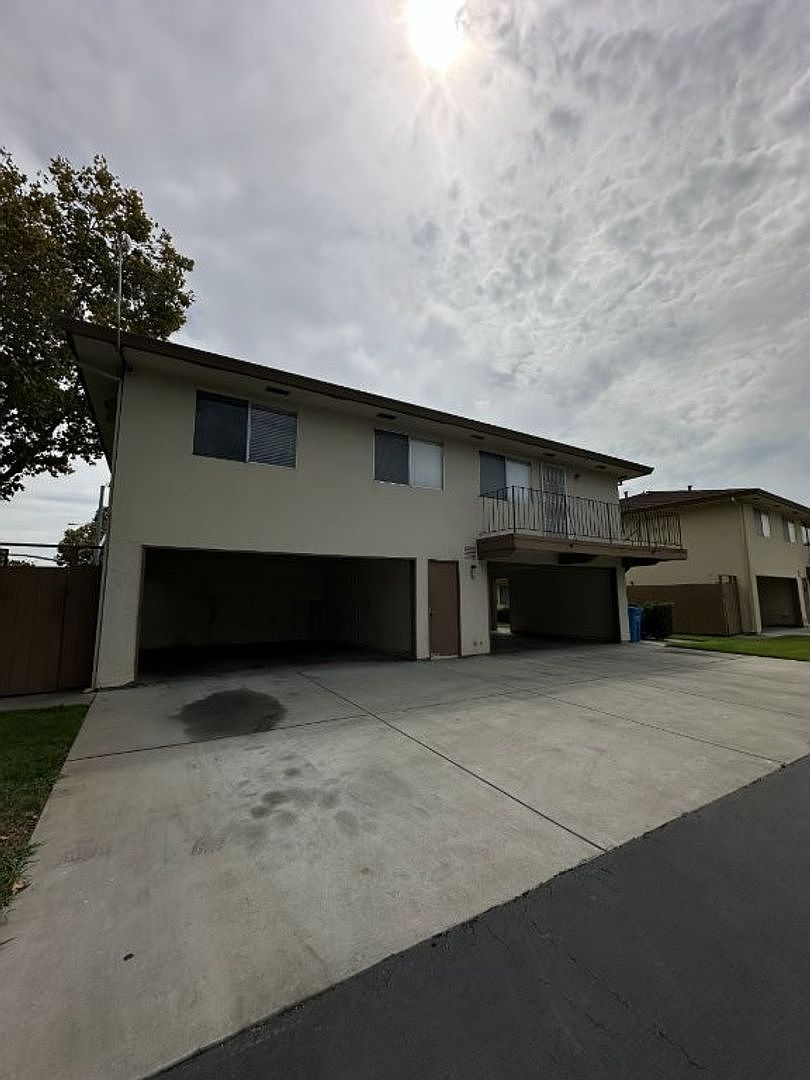 4-2297 Medallion Dr photo 3