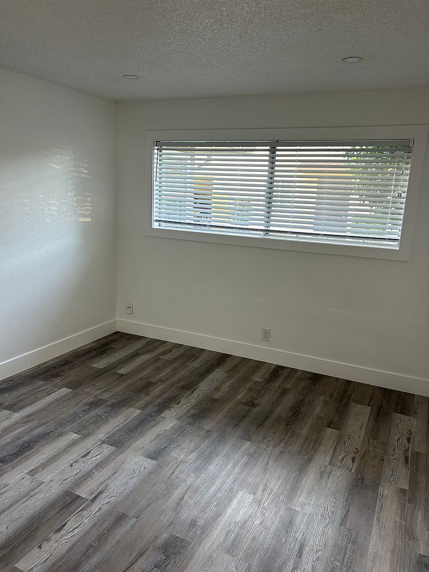 32633 Brenda Way photo 5