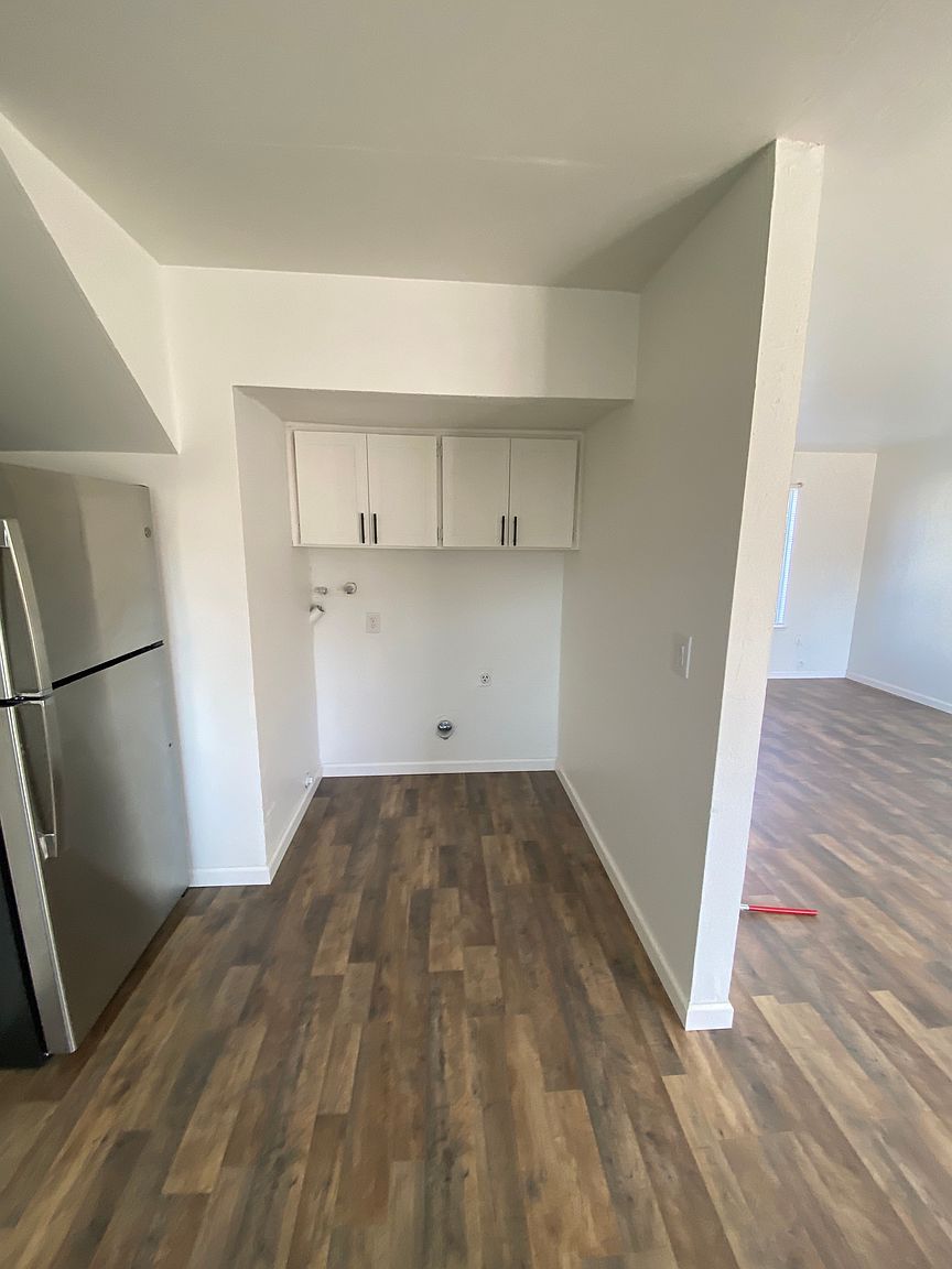 4396 Planet Cir photo 4