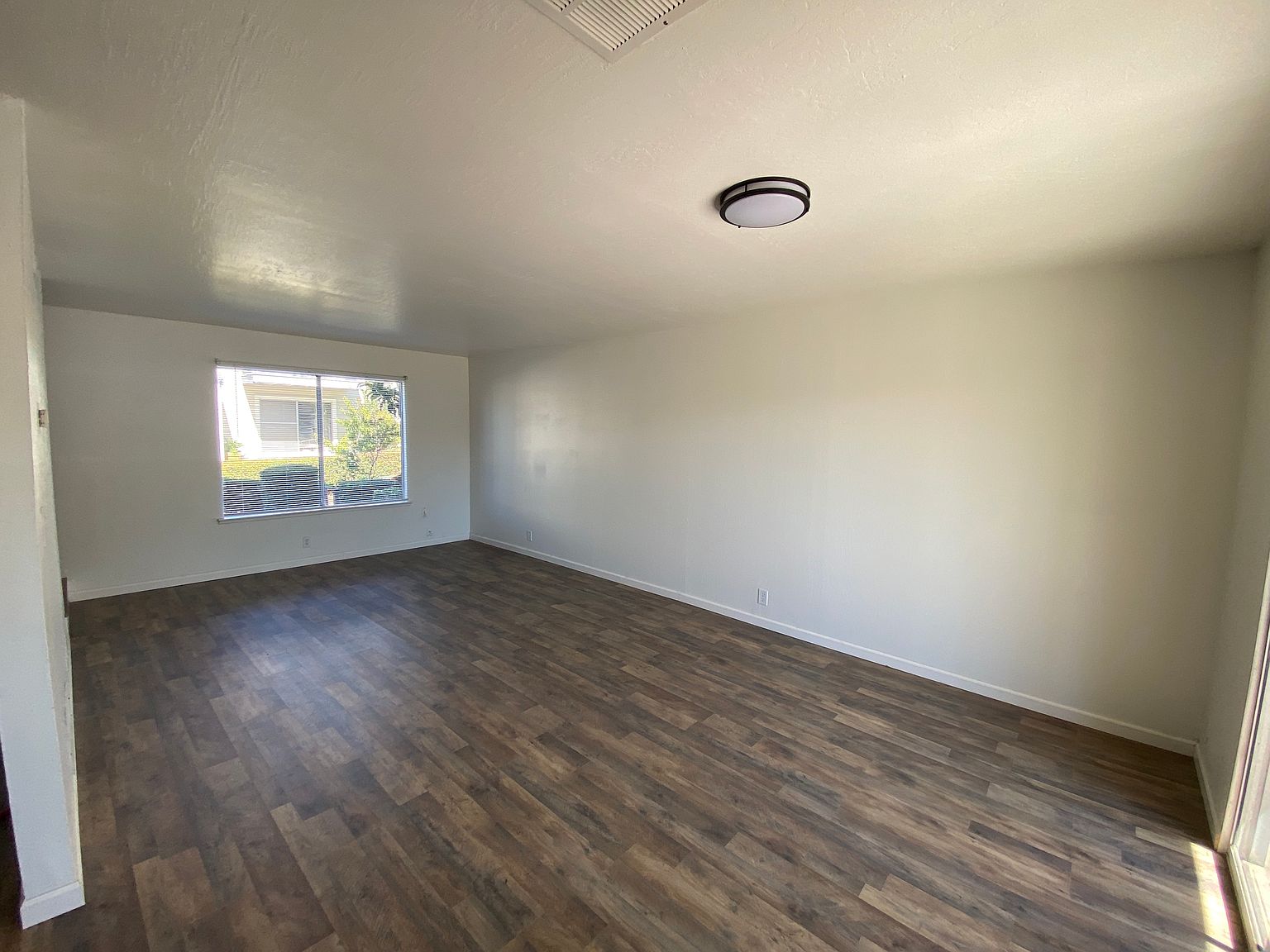 4396 Planet Cir photo 2