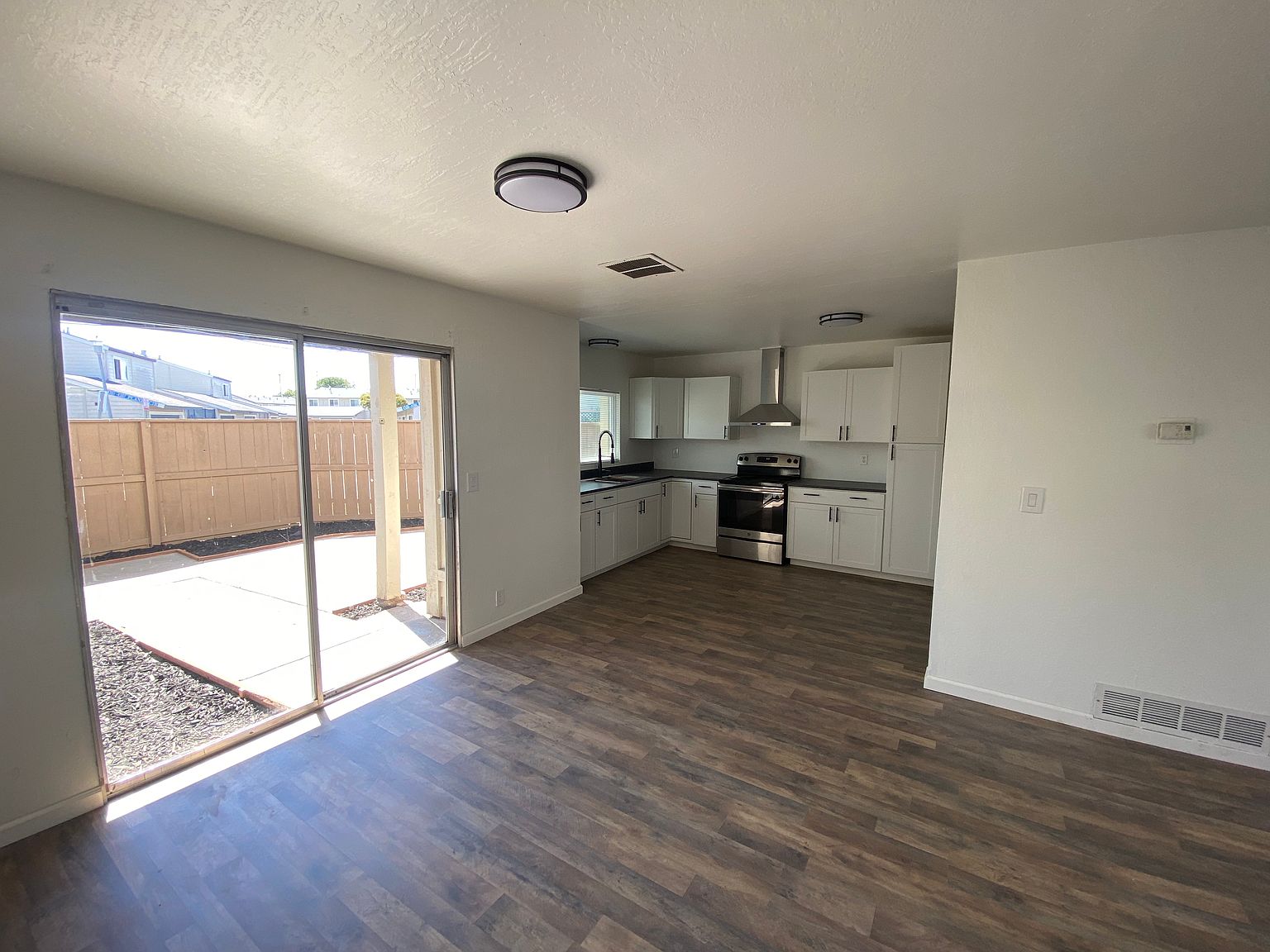 4396 Planet Cir photo 3