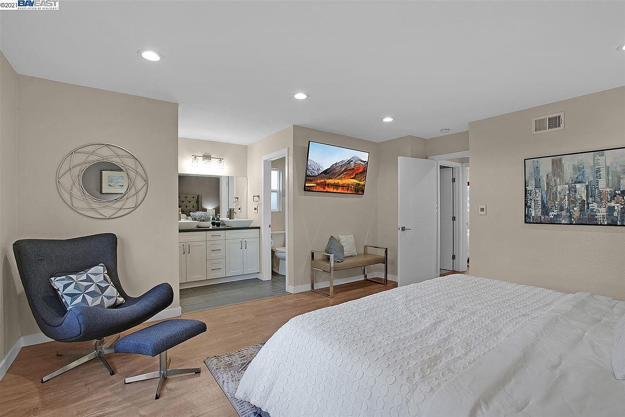 36878 Oak St photo 5