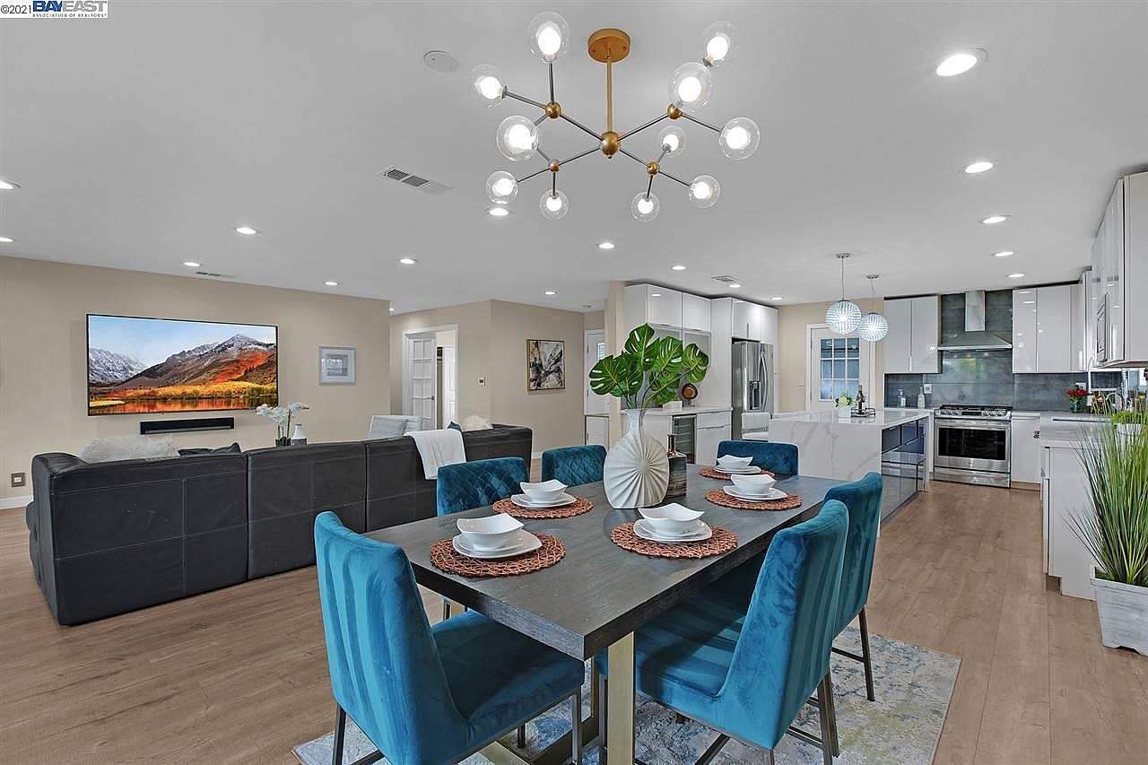 36878 Oak St photo 2