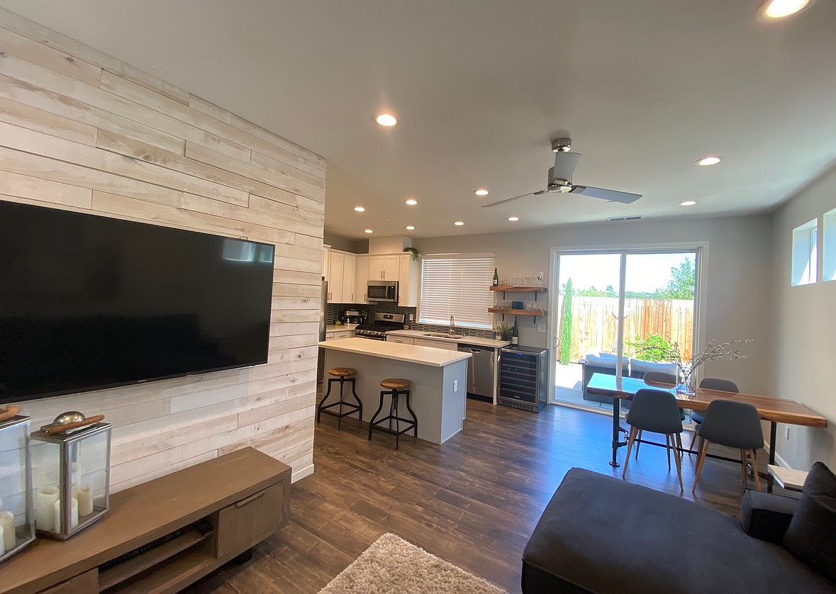 2142 Soleil Way photo 4