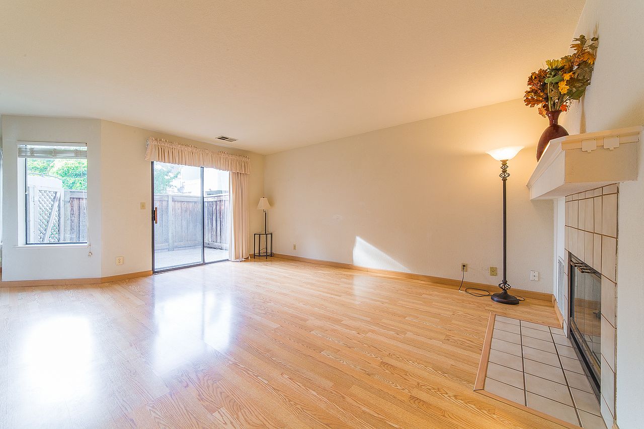 Spacious 2-bedroom, 2-bath Condo – Fully Renovated! photo 5