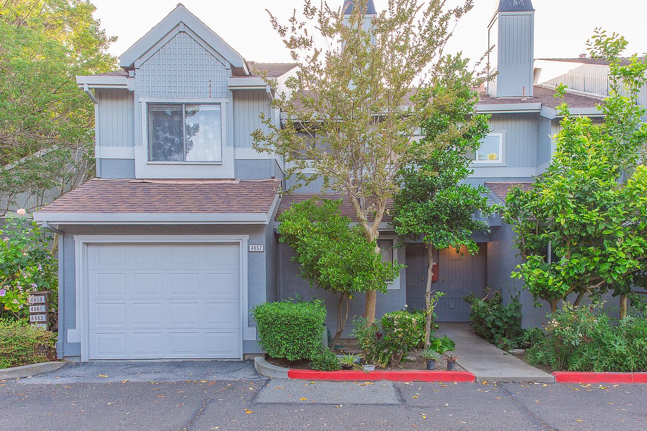 Spacious 2-bedroom, 2-bath Condo – Fully Renovated! photo 2