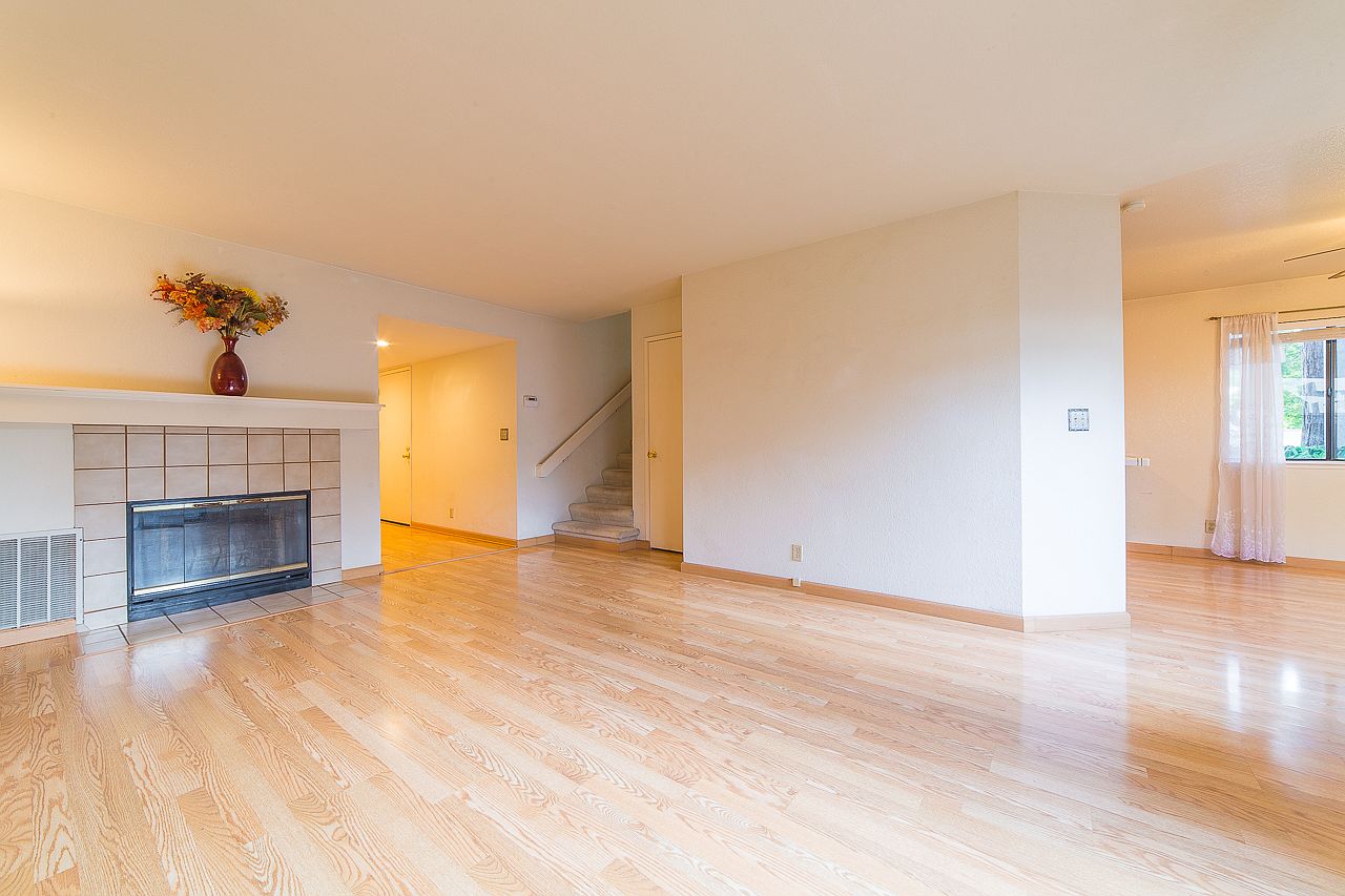 Spacious 2-bedroom, 2-bath Condo – Fully Renovated! photo 3