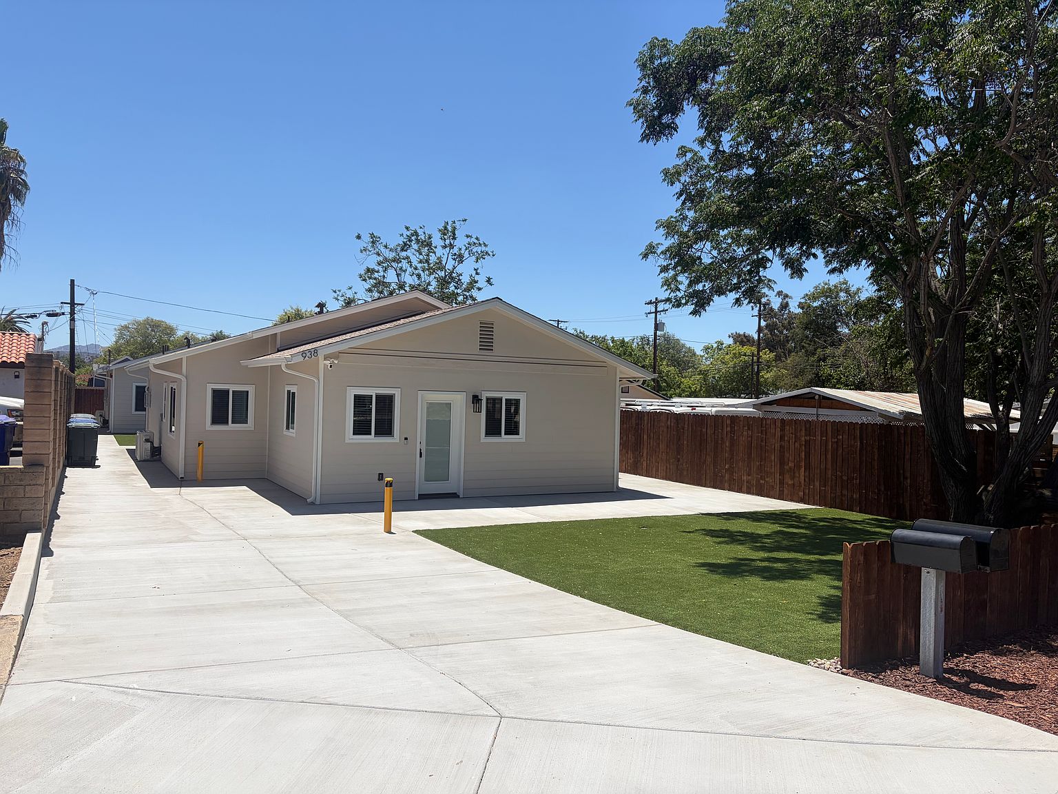 938 D St photo 2