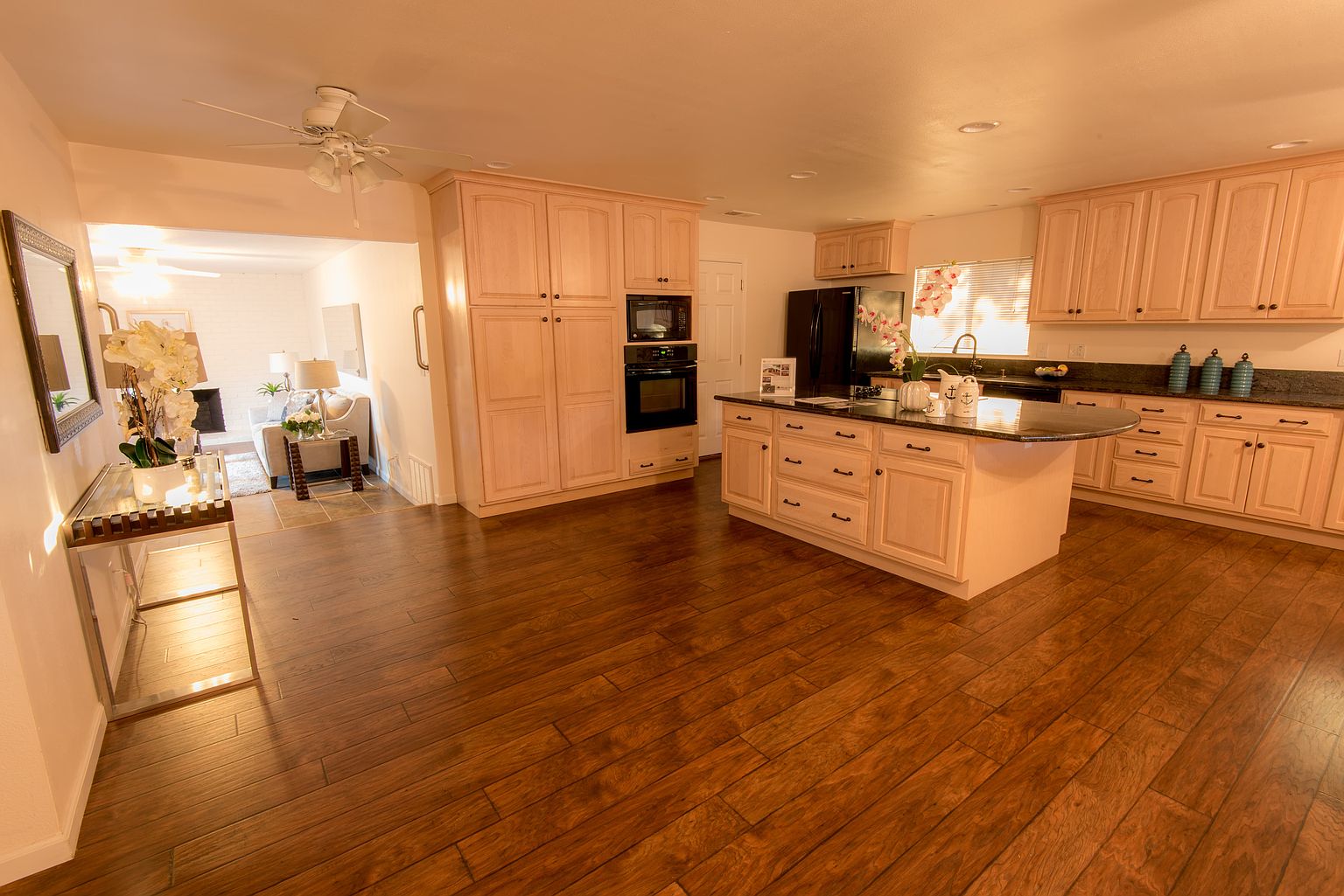 4364 Mowry Ave photo 4