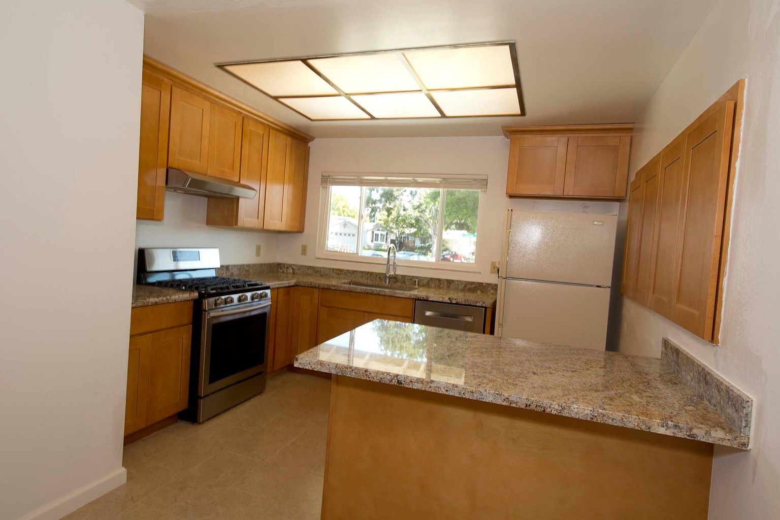 3501 Lancaster Ct photo 2